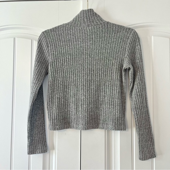Aritzia Wilfred Free Cropped Ribbed Gray Turtleneck Top S - Picture 7 of 7
